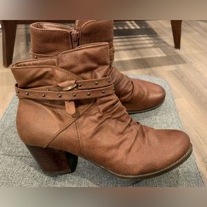 BareTraps Rainly Booties - Brown - Size 9 1/2 - gently used